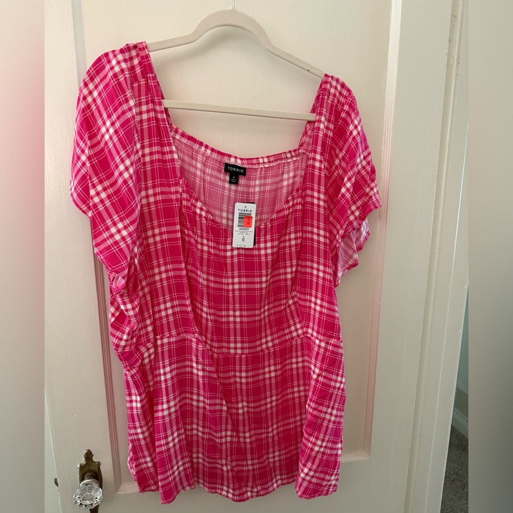 Pink and white short sleeve Torrid shirt / blouse